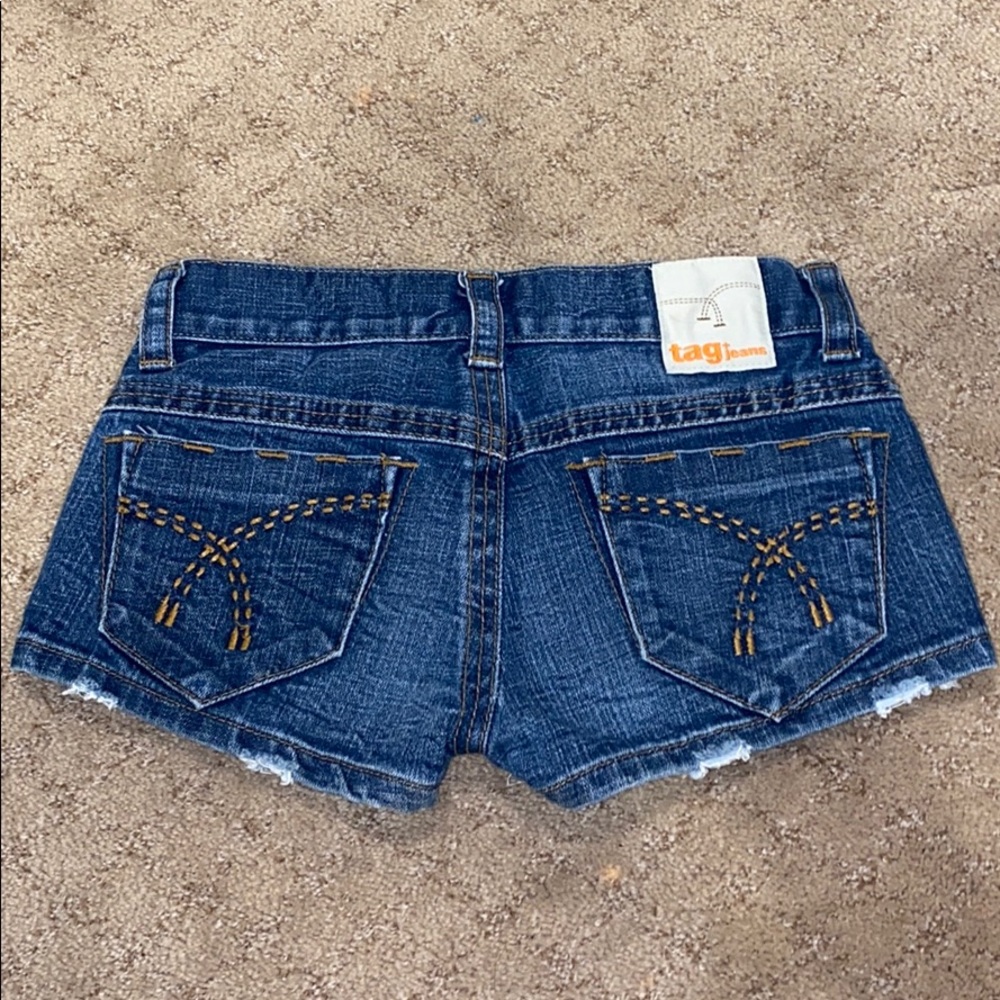 Tag Jean Shorts - Picture 2 of 3